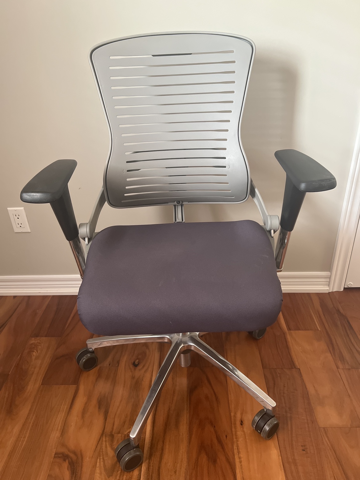 Ergonomic chair