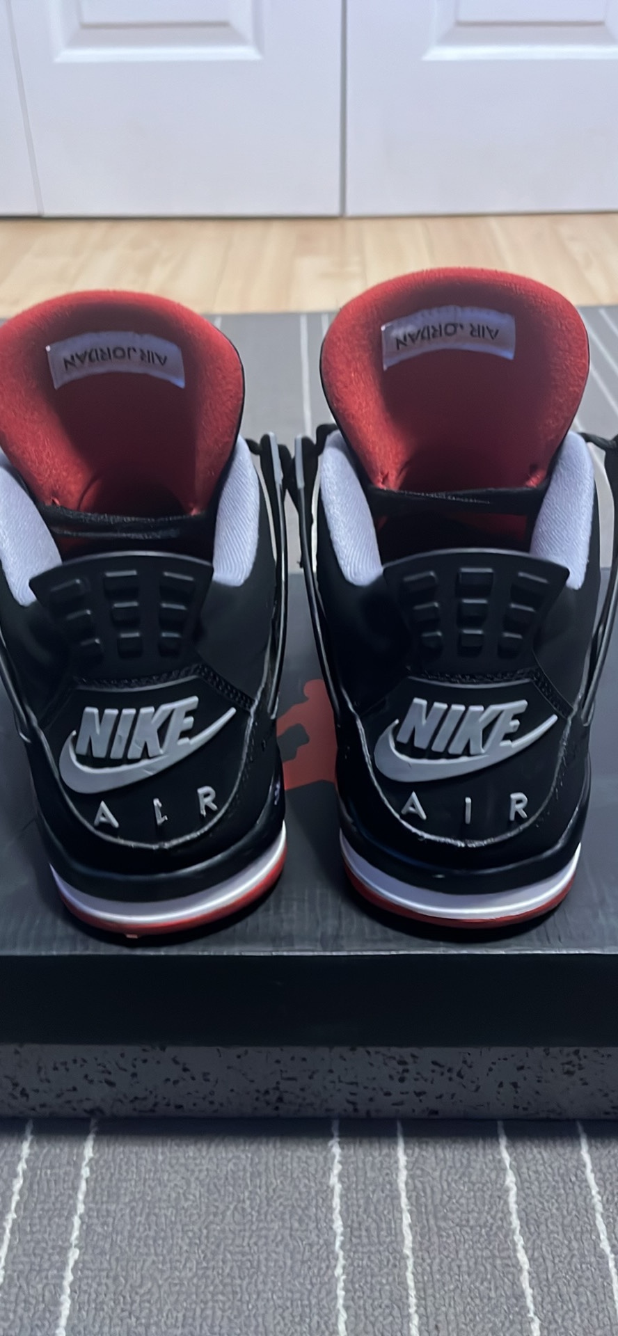 Jordan 4 breds - photo 4