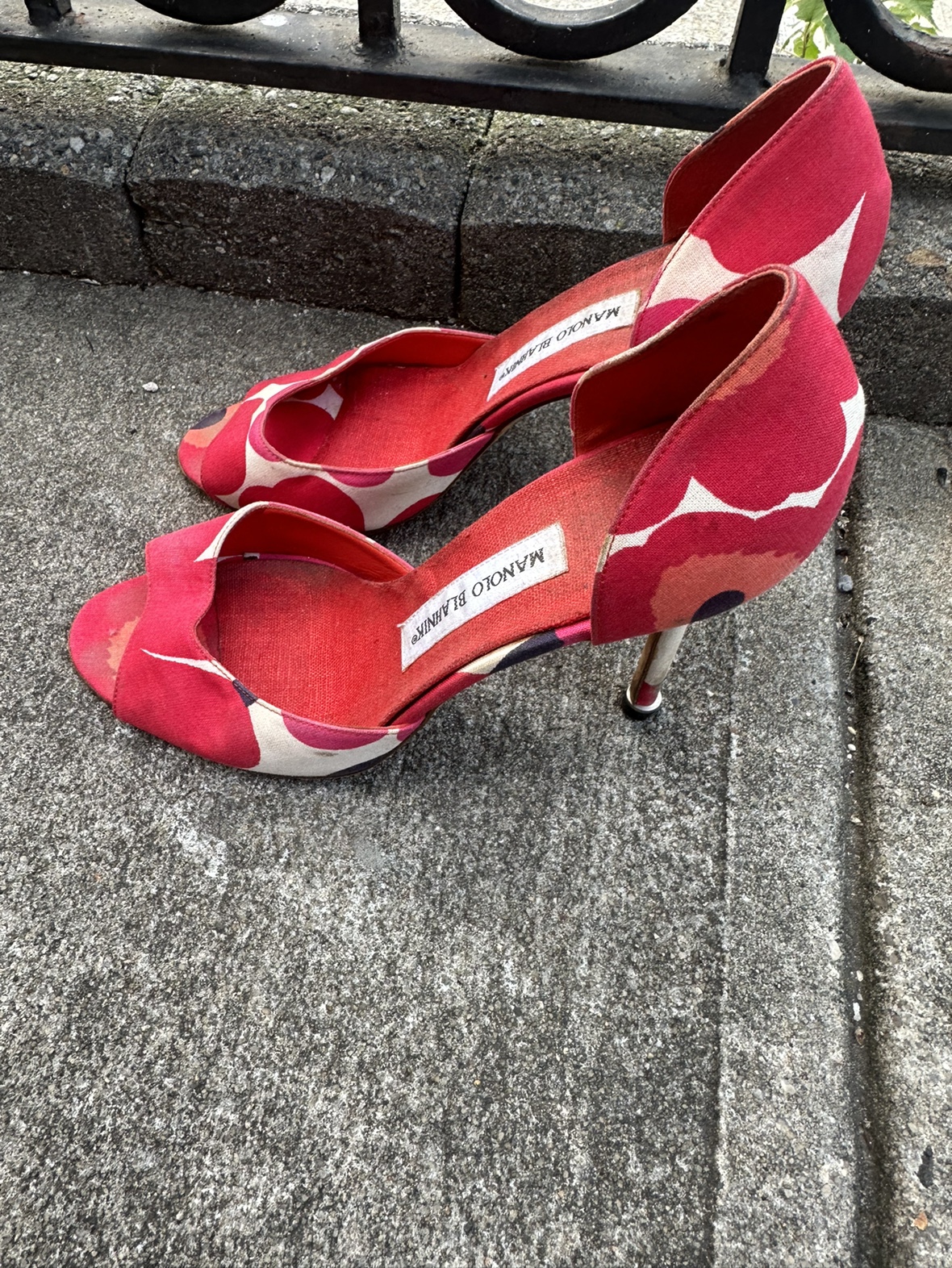 Manolo Blahnik Floral Heels - photo 2