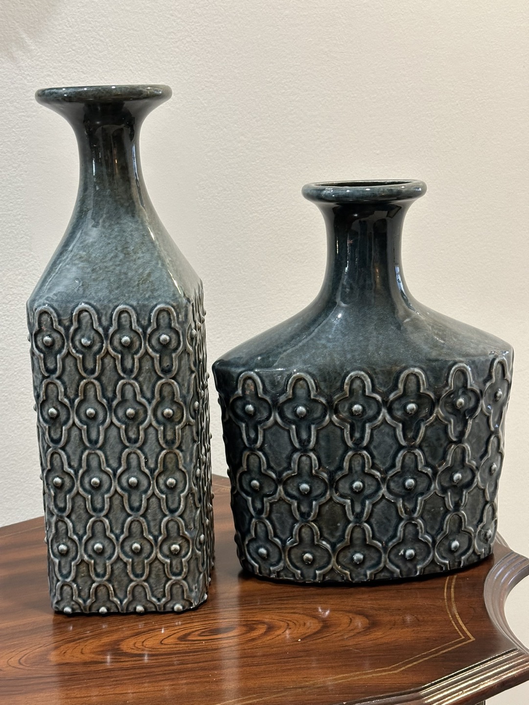 Decoration vases thumbnail