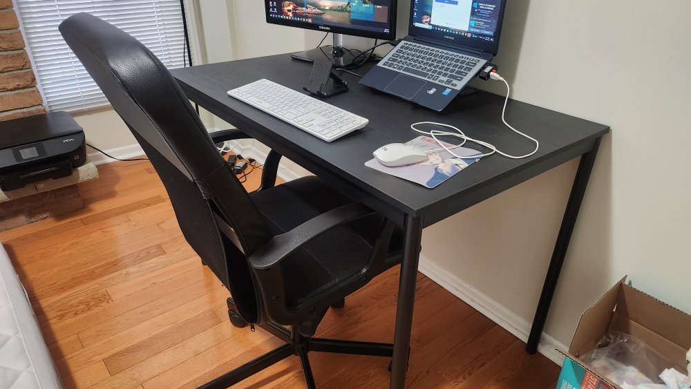 desk and chair - photo 3