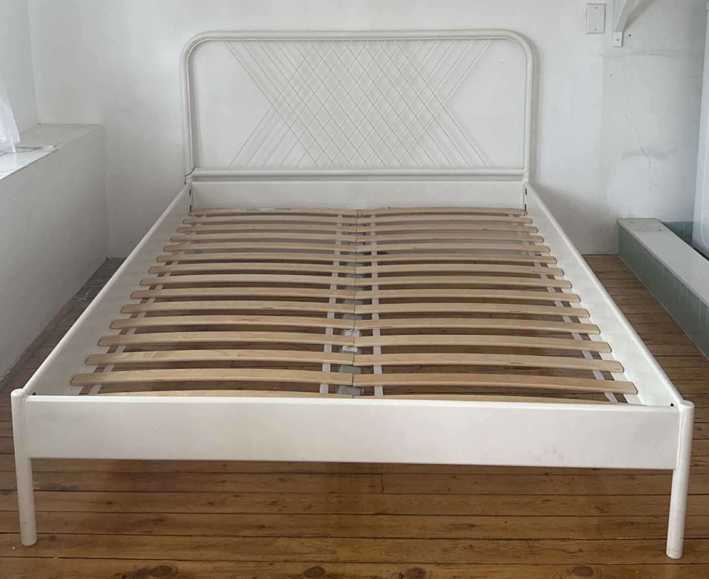 IKEA NESTTUN White bed frame (Queen Size) - photo 2