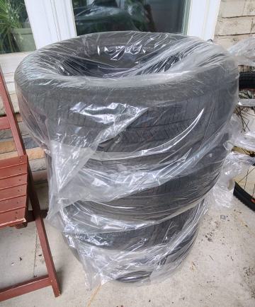 Michelin Defender 185/65r15 All Season Tires (4) image indicator(2)