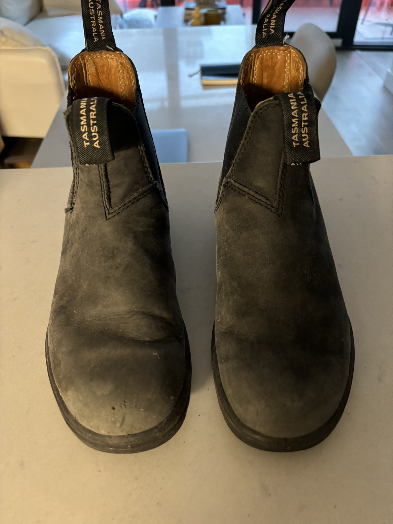 Women blundstones