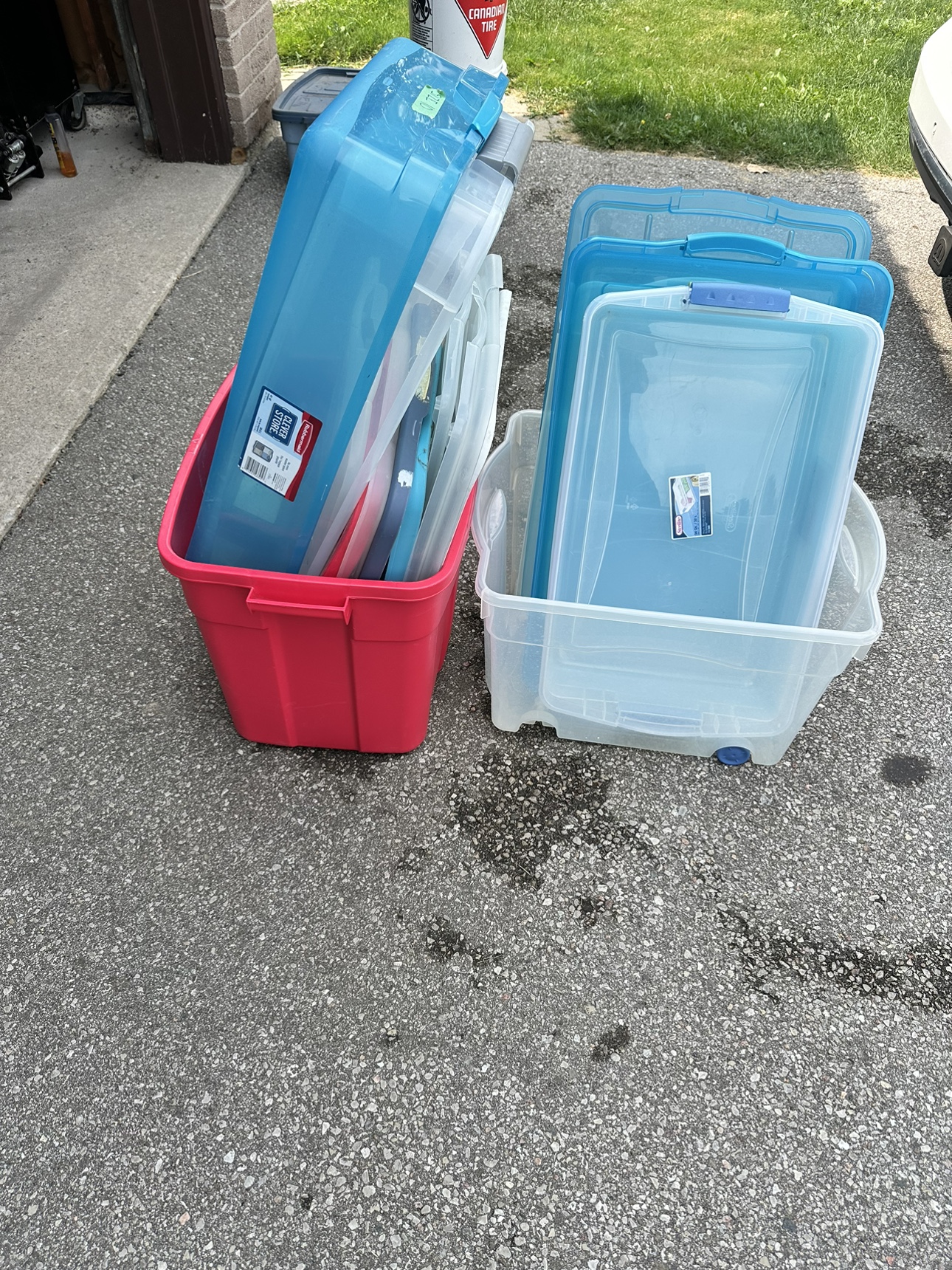 Assorted containers thumbnail