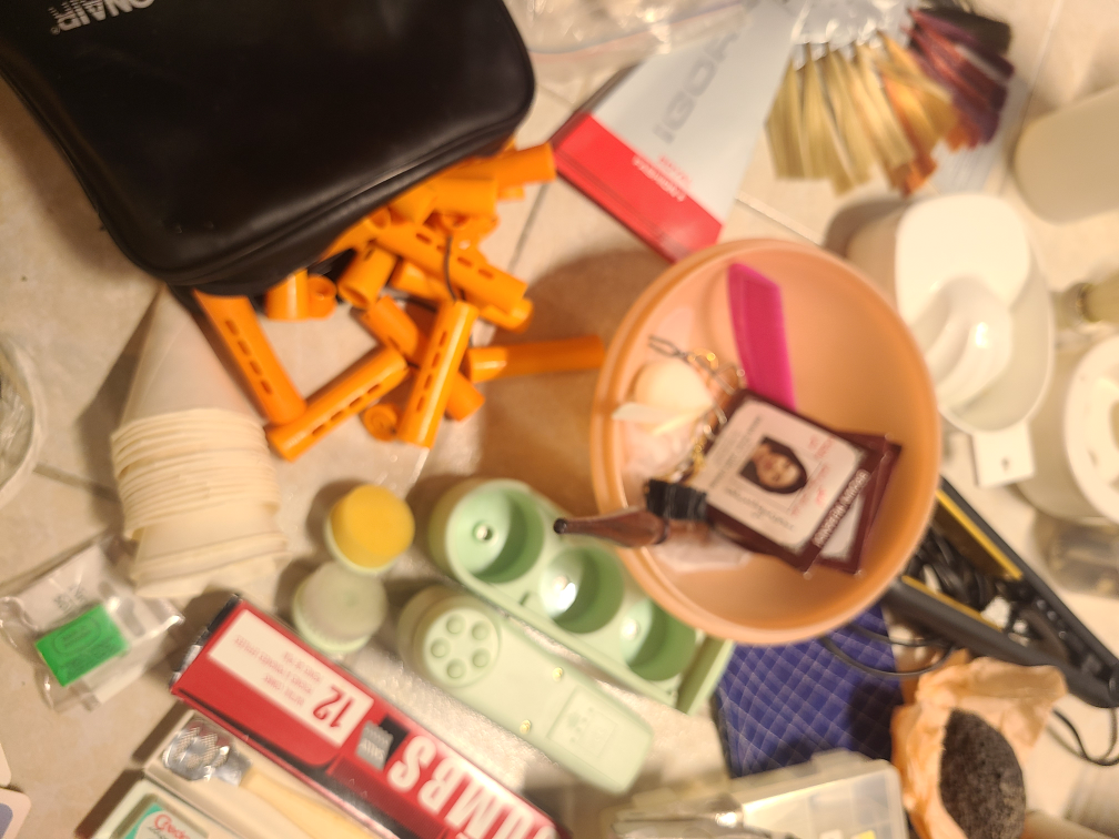 Hairdressing esthetician Supplies image indicator(4)