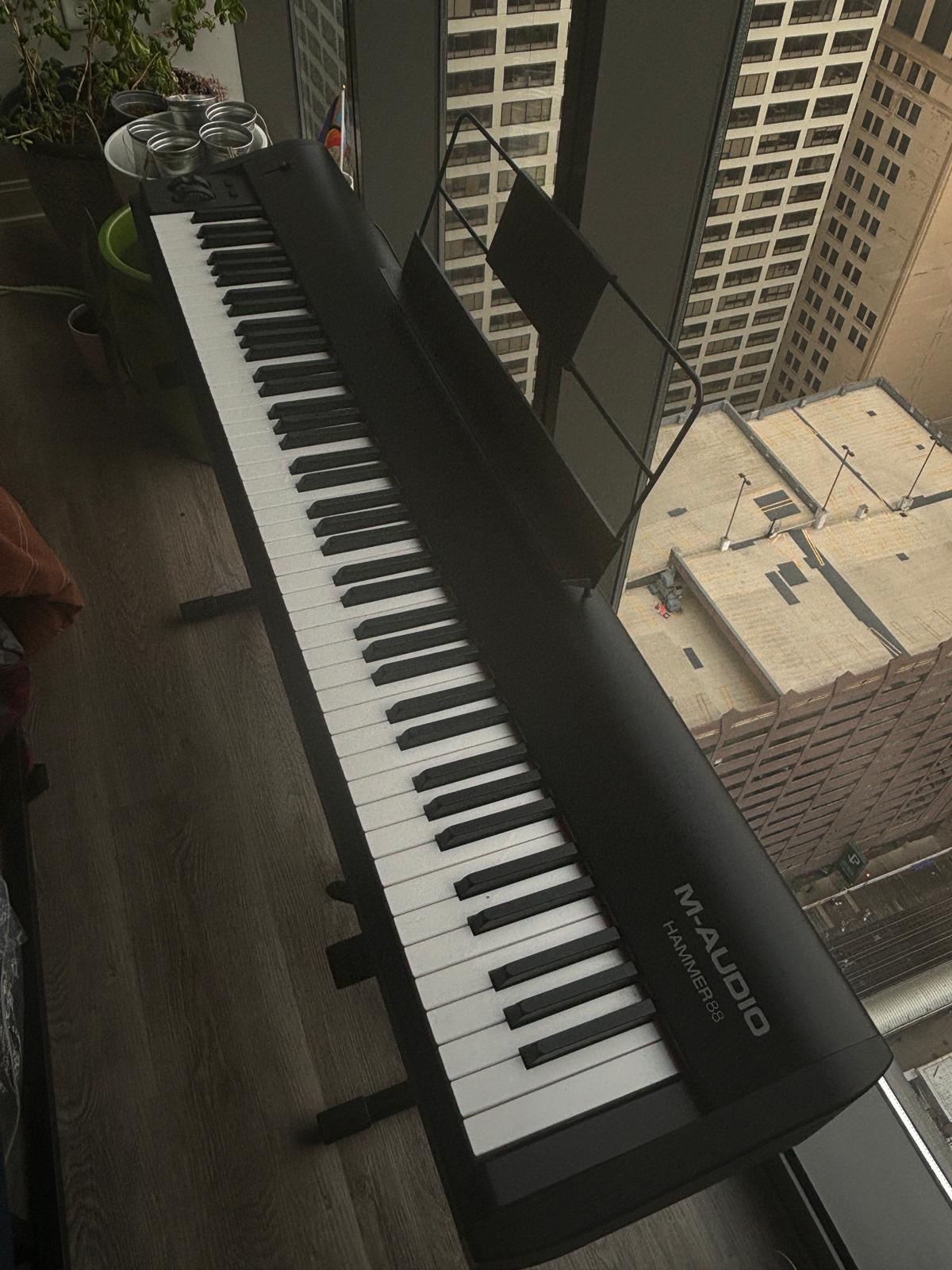 Keyboard M- Audio Hammer 88
