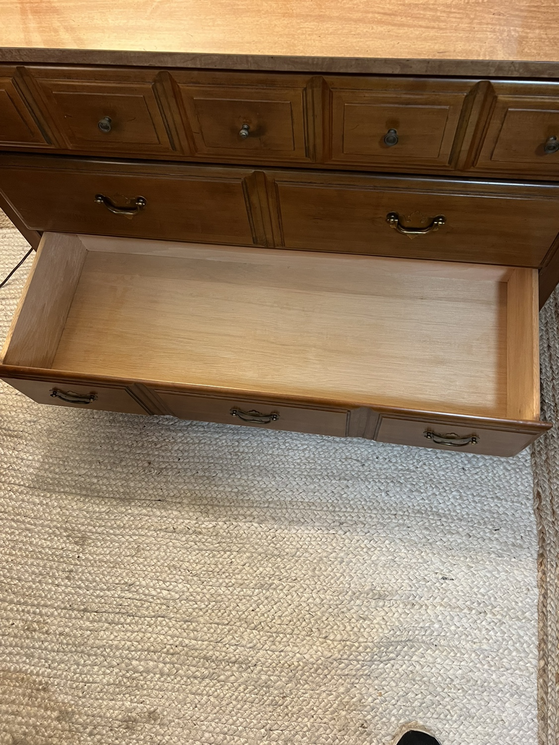 Delivery Aval. - 3 Drawers Dresser - photo 3
