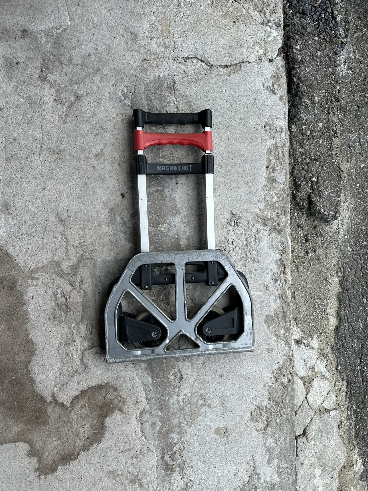 Folding dolly