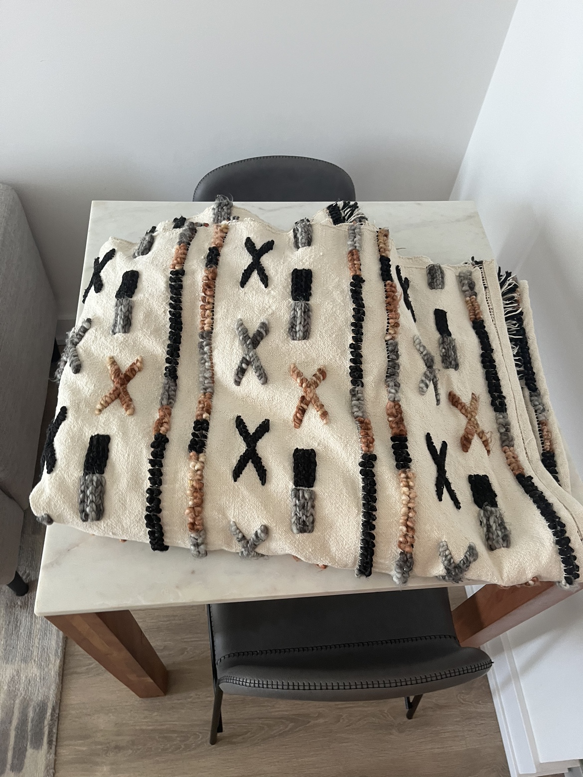 CB2 Dorado Full Queen Blanket image indicator(4)