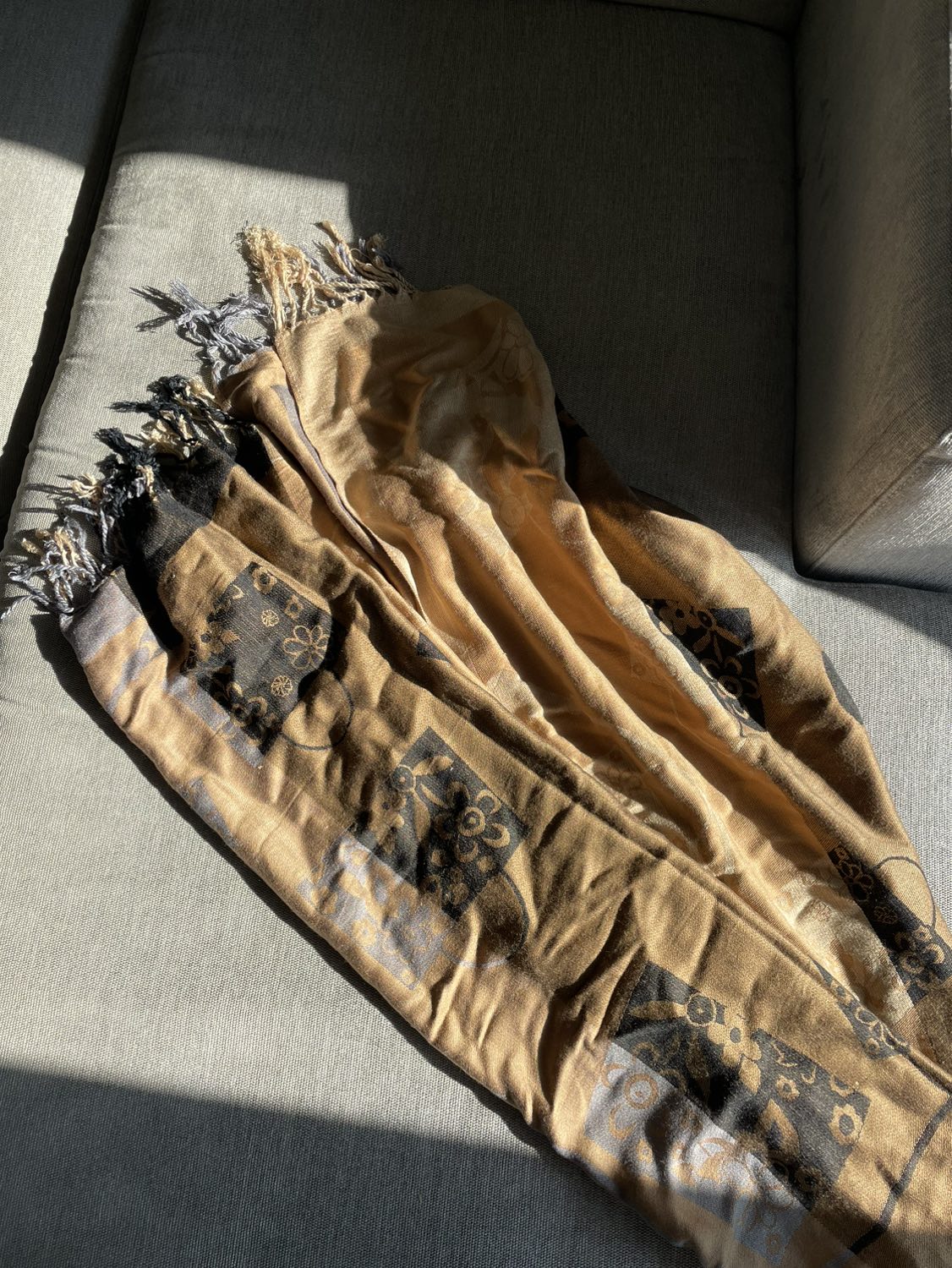 Scarf with design #freecycle image indicator(3)