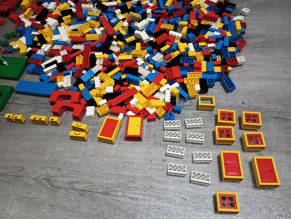 Lot of Vintage Lego Blocks and Pieces image indicator(3)