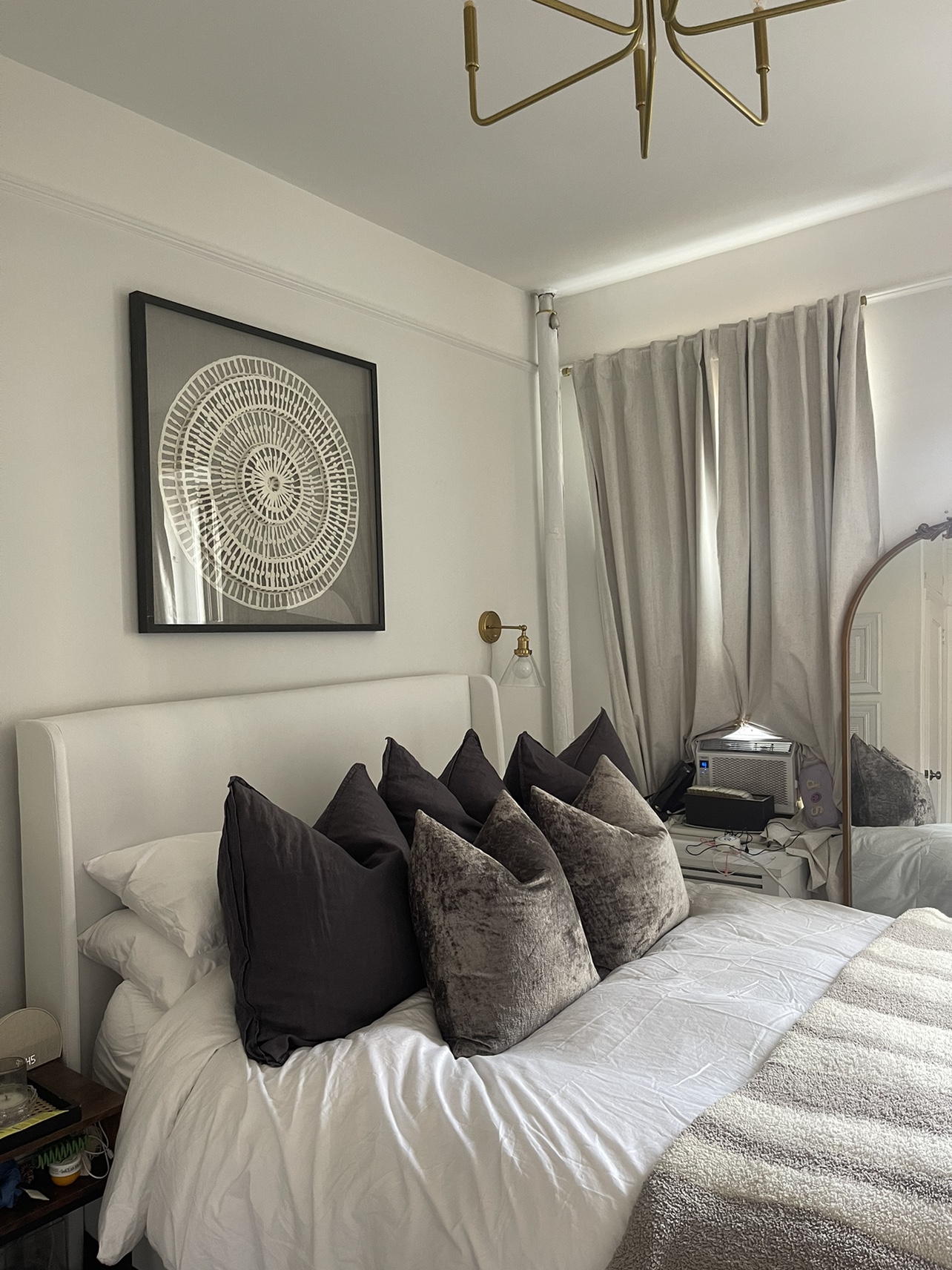 PICKUP ASAP: White Wingback Upholstered Bed Frame - photo 2