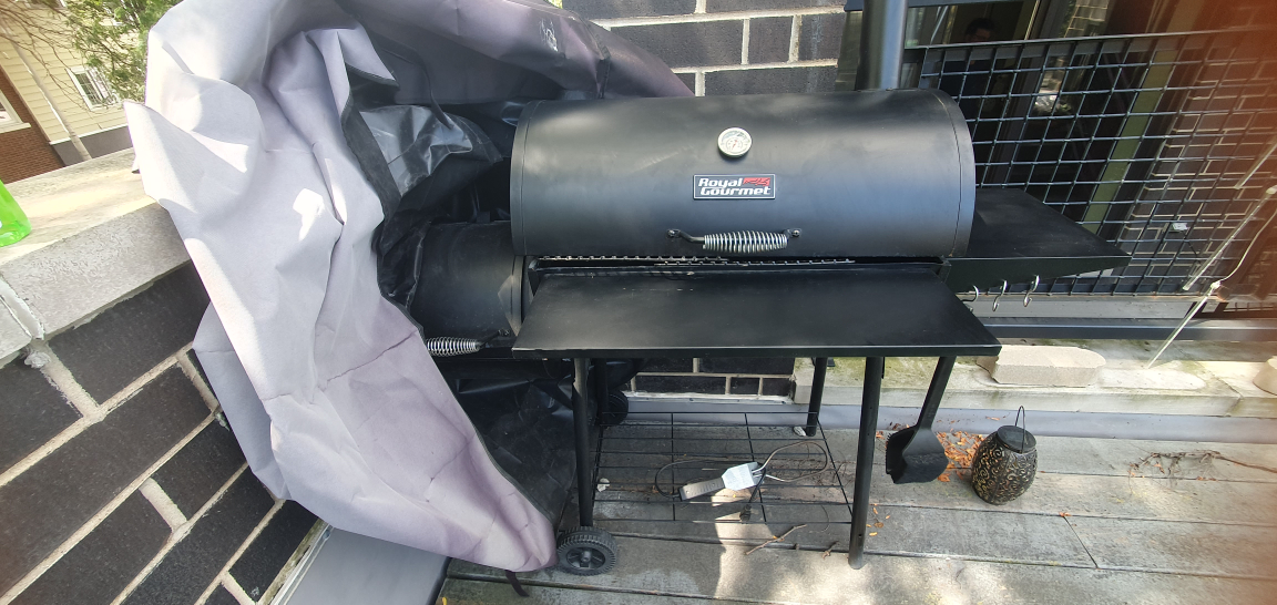 Royal Gourmet Smoker Grill