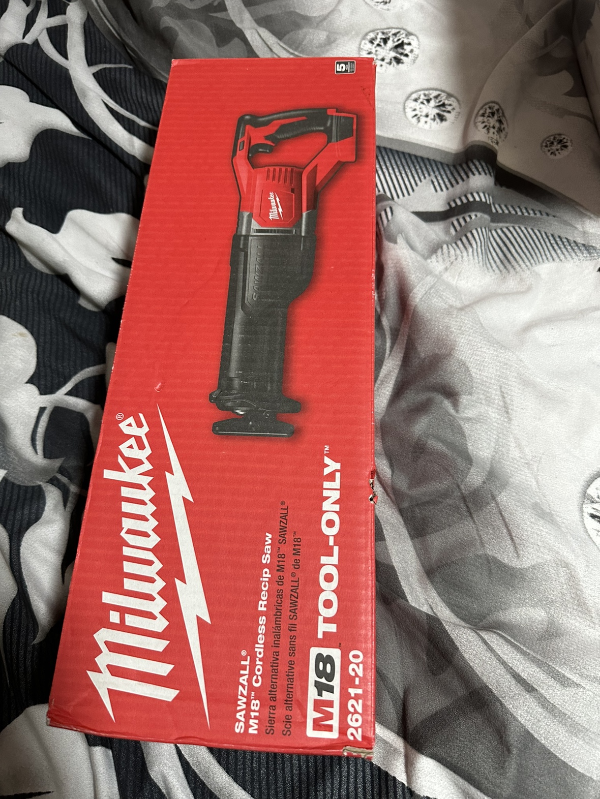 Milwaukee M18 cordless saw
