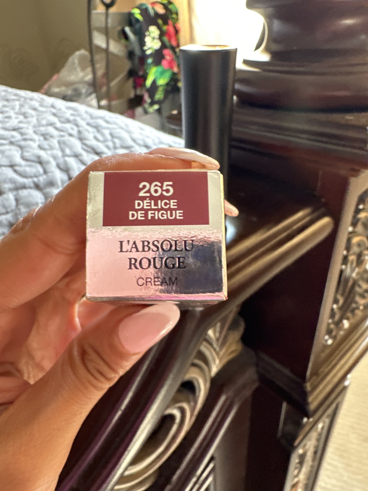 Lancôme L'Absolu Rouge Cream Lipstick image indicator(2)