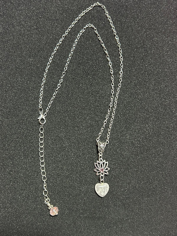 Silver Heart and Flower Necklace image indicator(2)