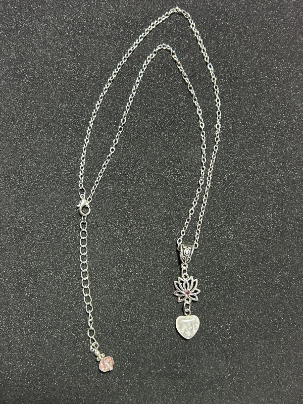 Silver Heart and Flower Necklace image indicator(3)