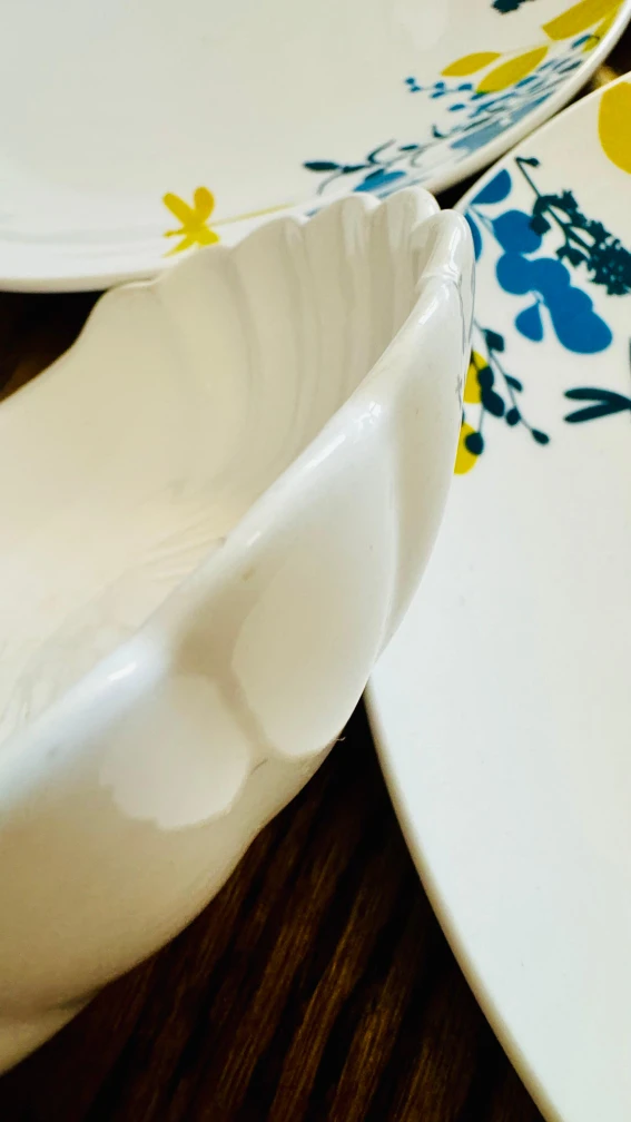 Dinner Plates with Serving Dishes - photo 3