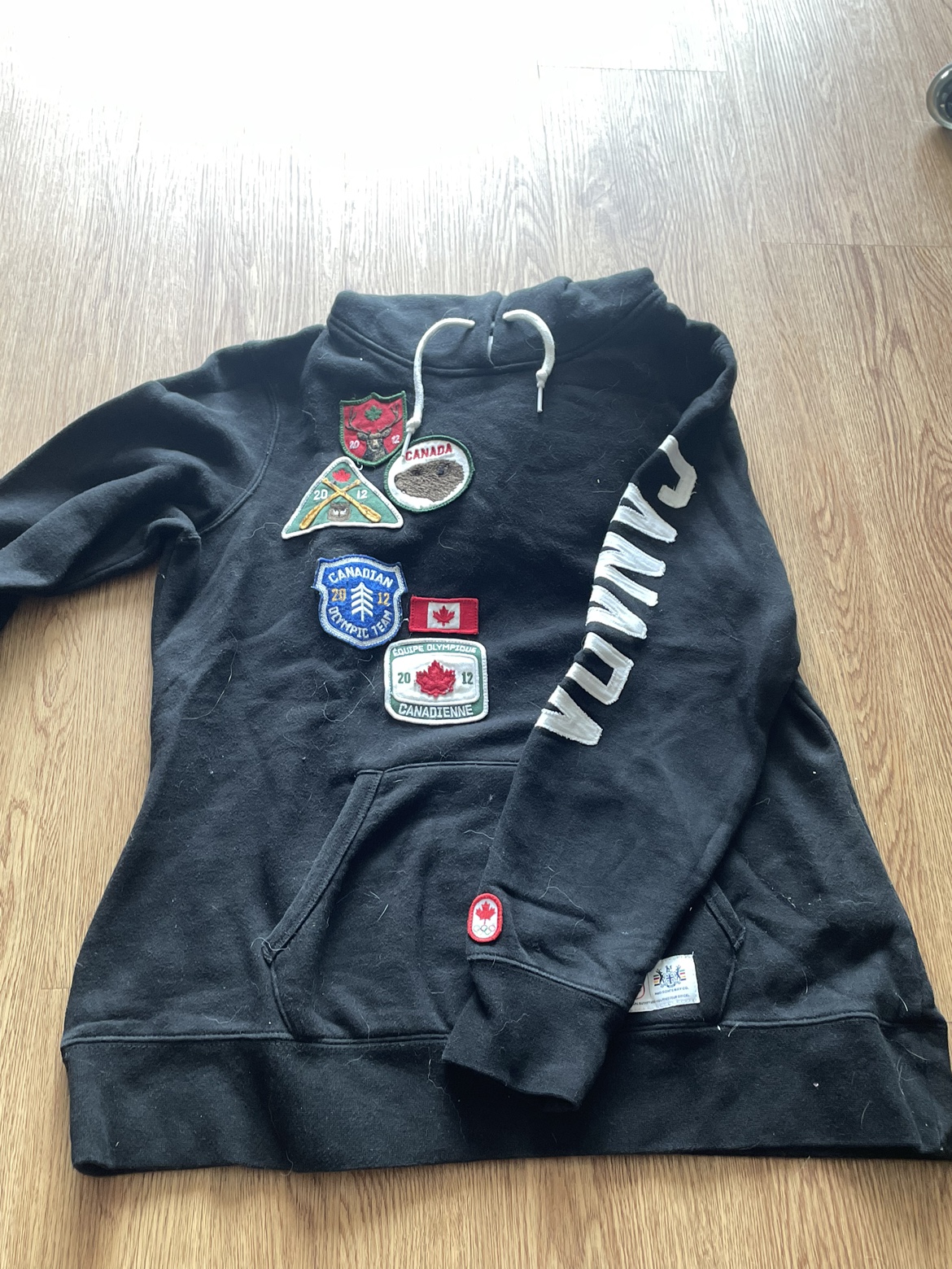 2012 Olympics Sweatshirt - Medium - photo 2