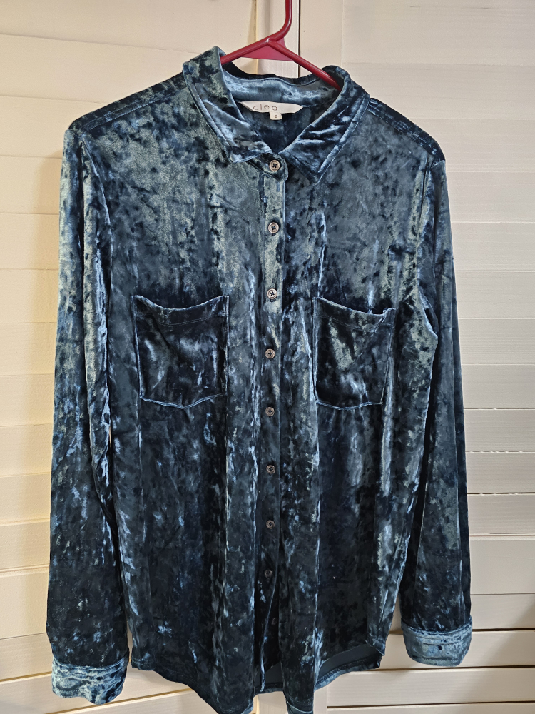 Cleo Velvet Button Down Shirt with two pockets image indicator(3)