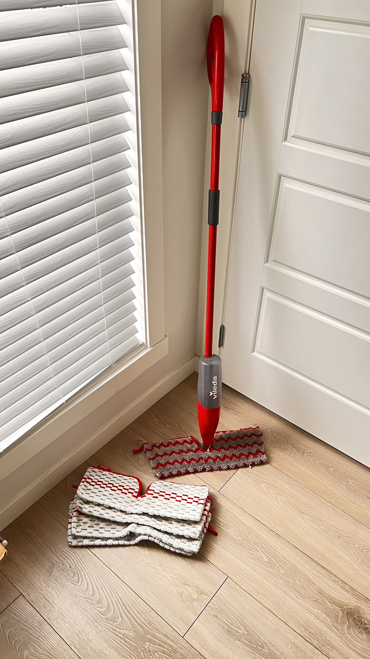 Vileda ProMist Max Microfibre Spray Mop