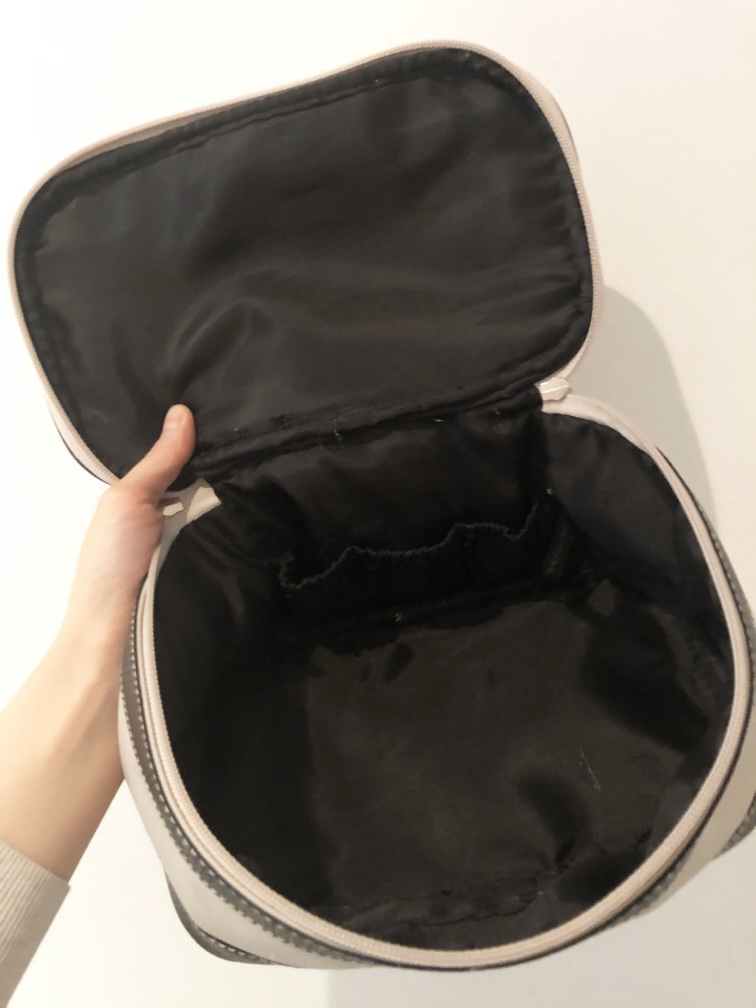 Beige Toiletry Travel Bag image indicator(2)