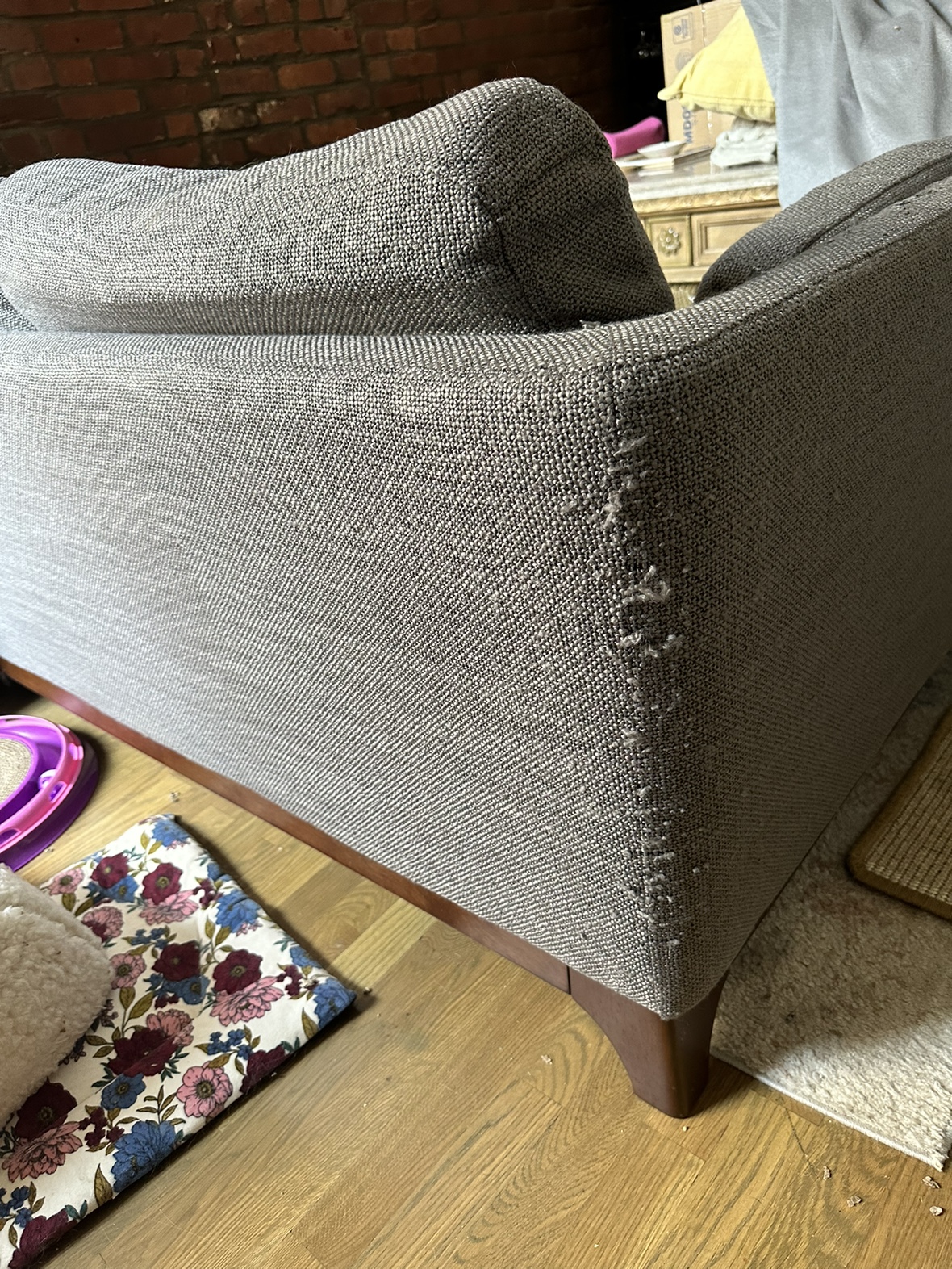 article ceni loveseat couch - photo 3