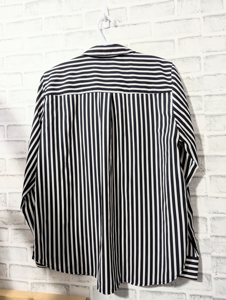 H & M Navy Stripe Blouse image indicator(3)