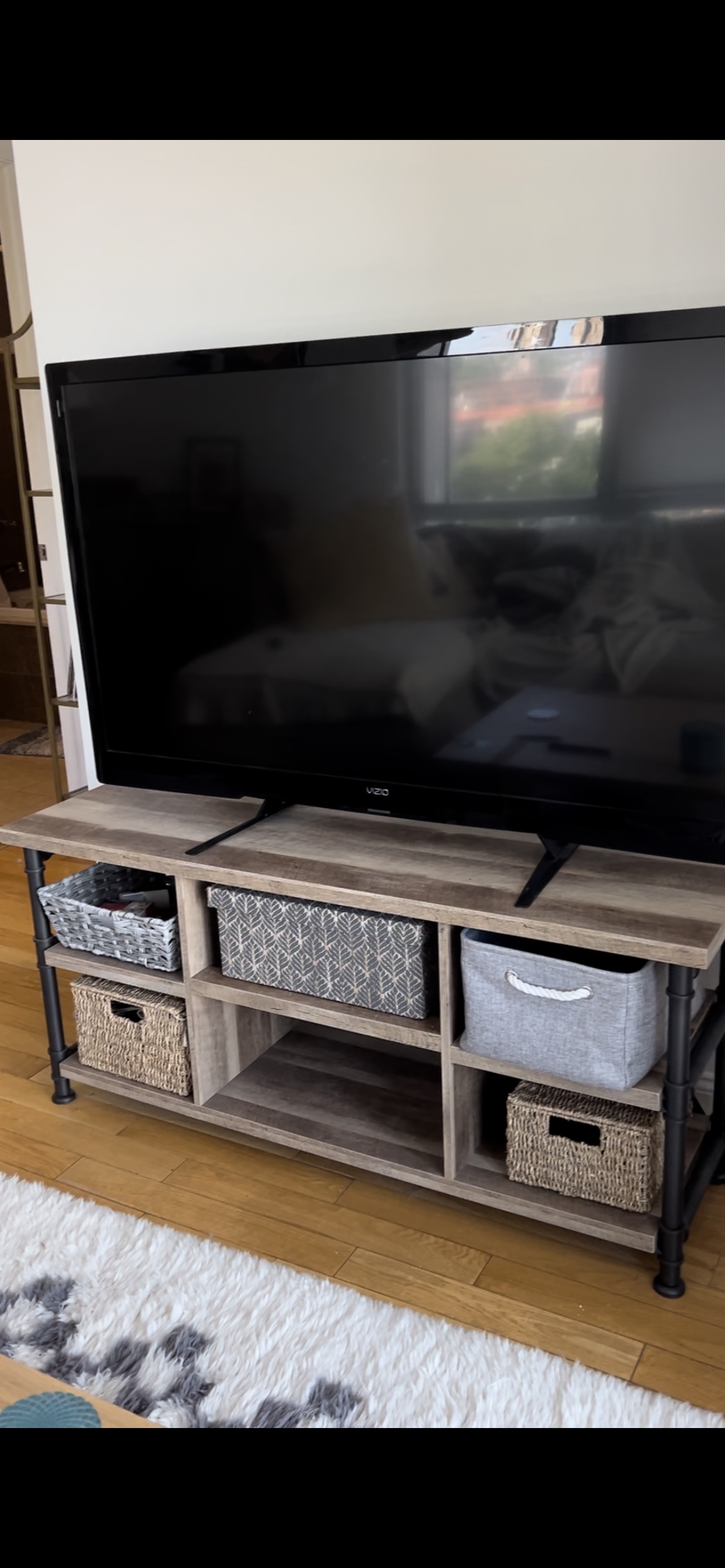 TV stand - photo 5