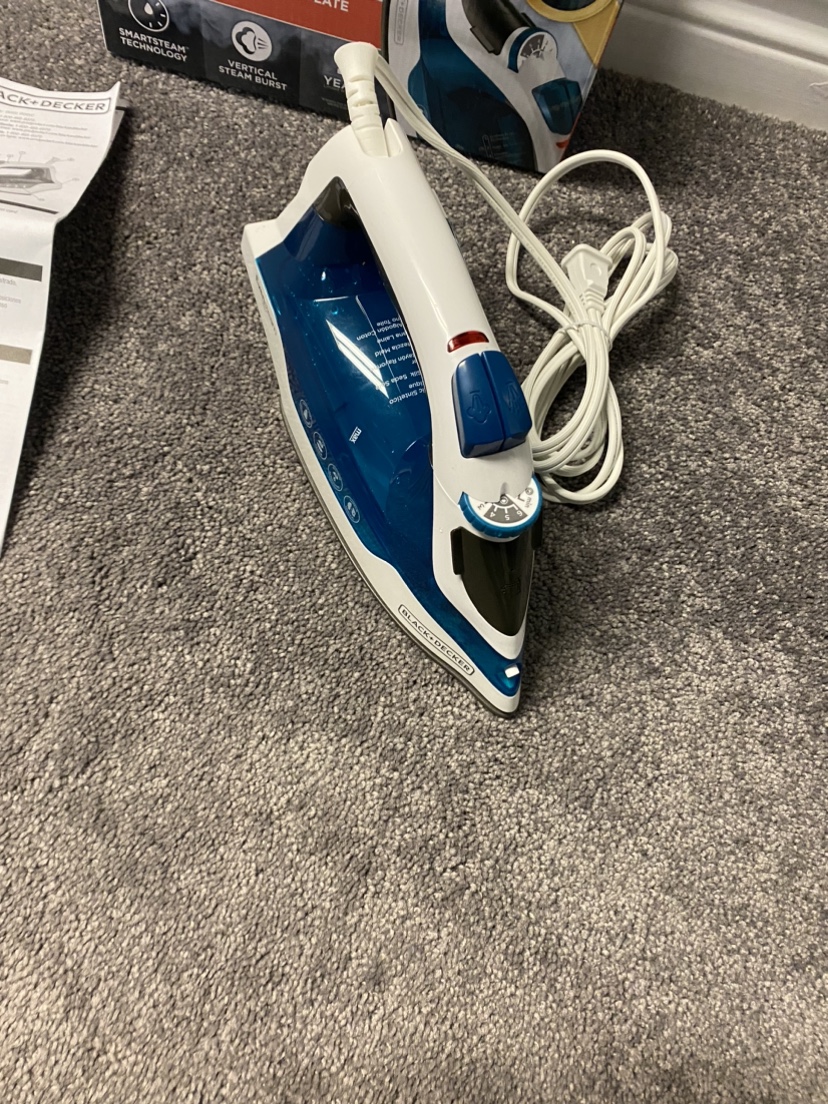 Brand new black decker iron - photo 3