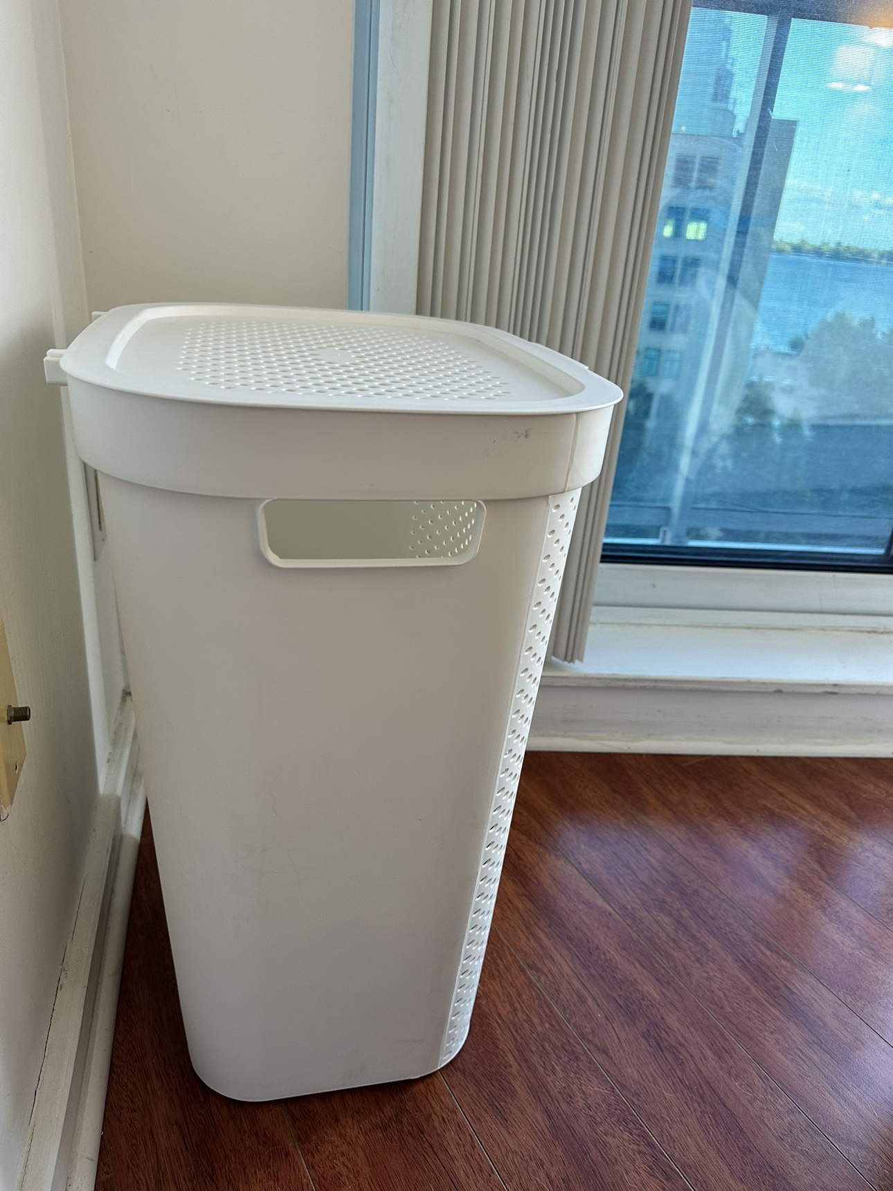 Slim Laundry Basket - photo 3