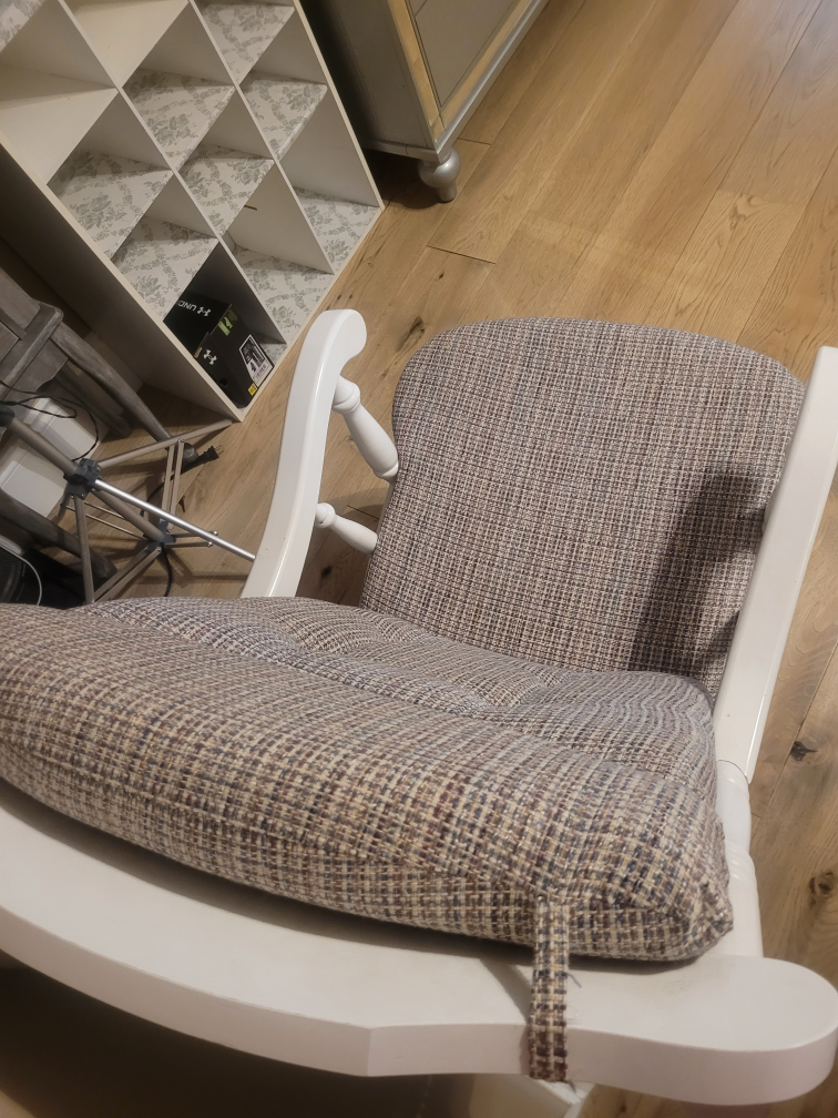 White gliding chair image indicator(3)