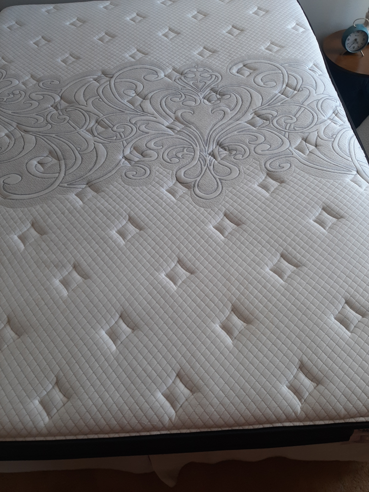 queen mattress - photo 3