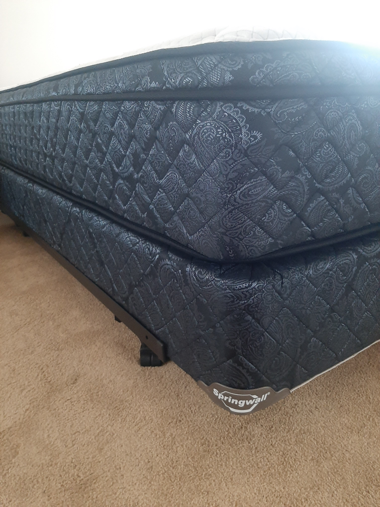 queen mattress - photo 4