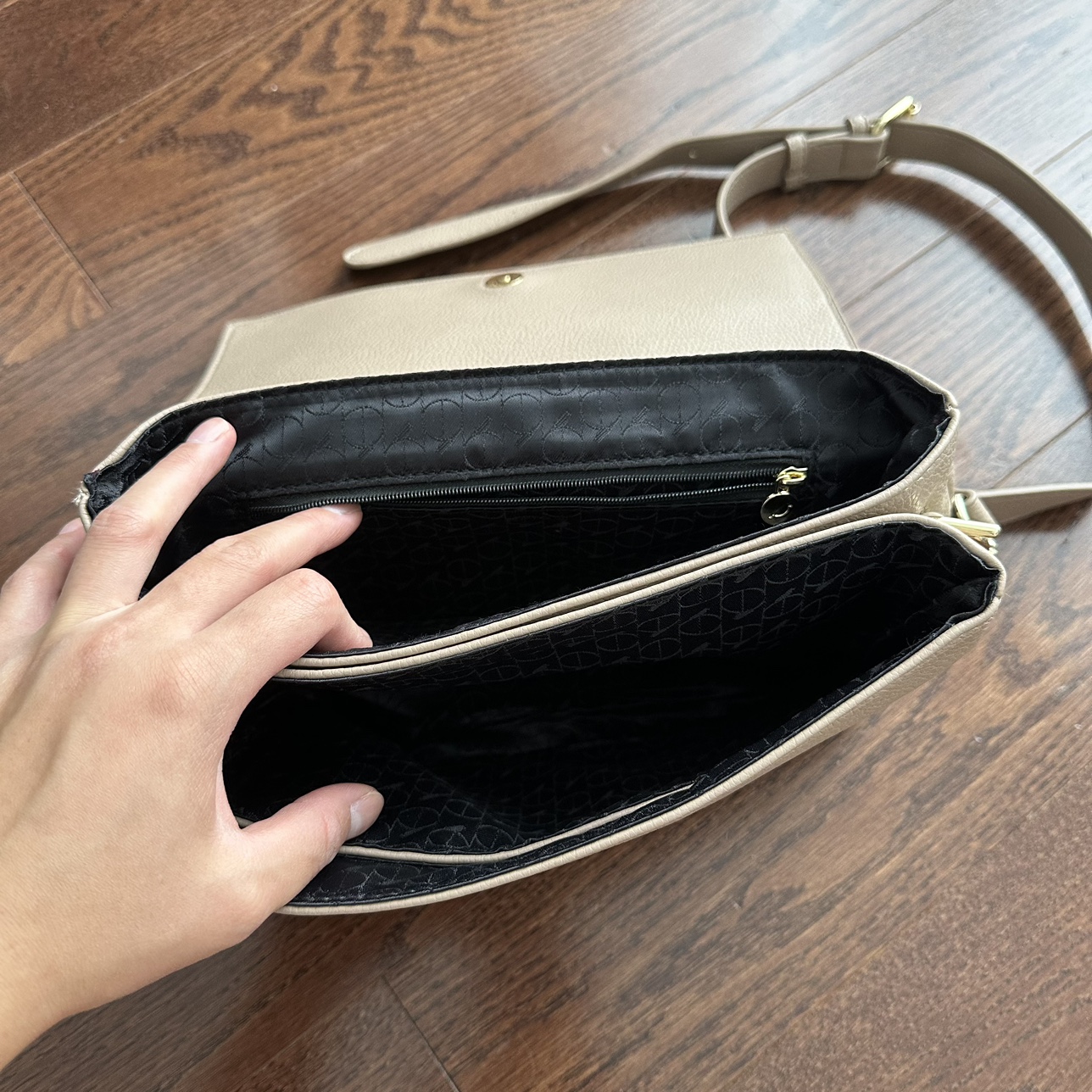 Riona Vegan Leather Crossbody Bag - photo 3