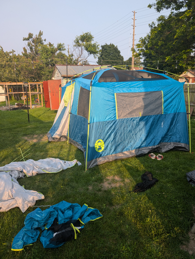 Coleman tent for 8 people, used in a good condition image indicator(3)