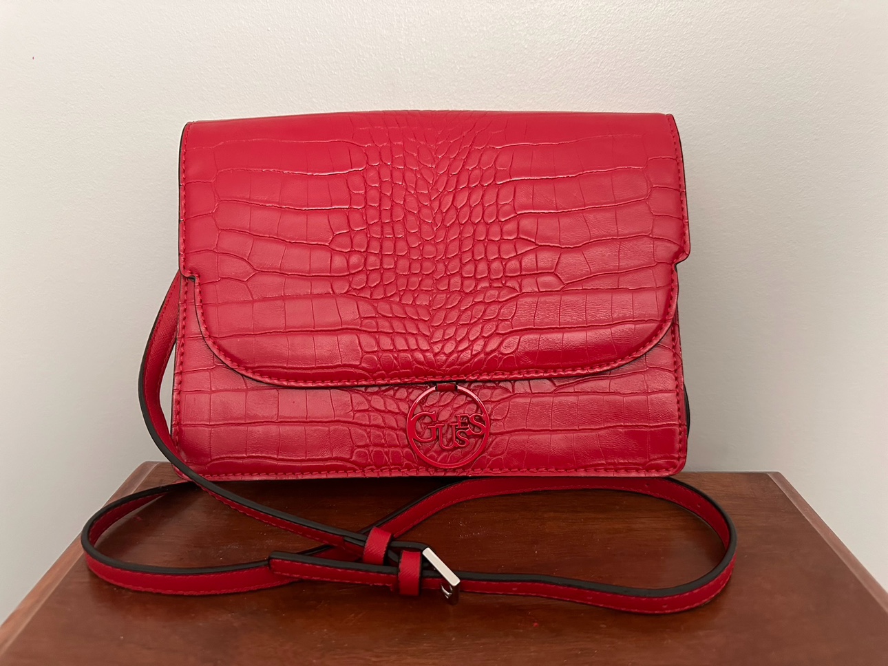 Guess Purse thumbnail