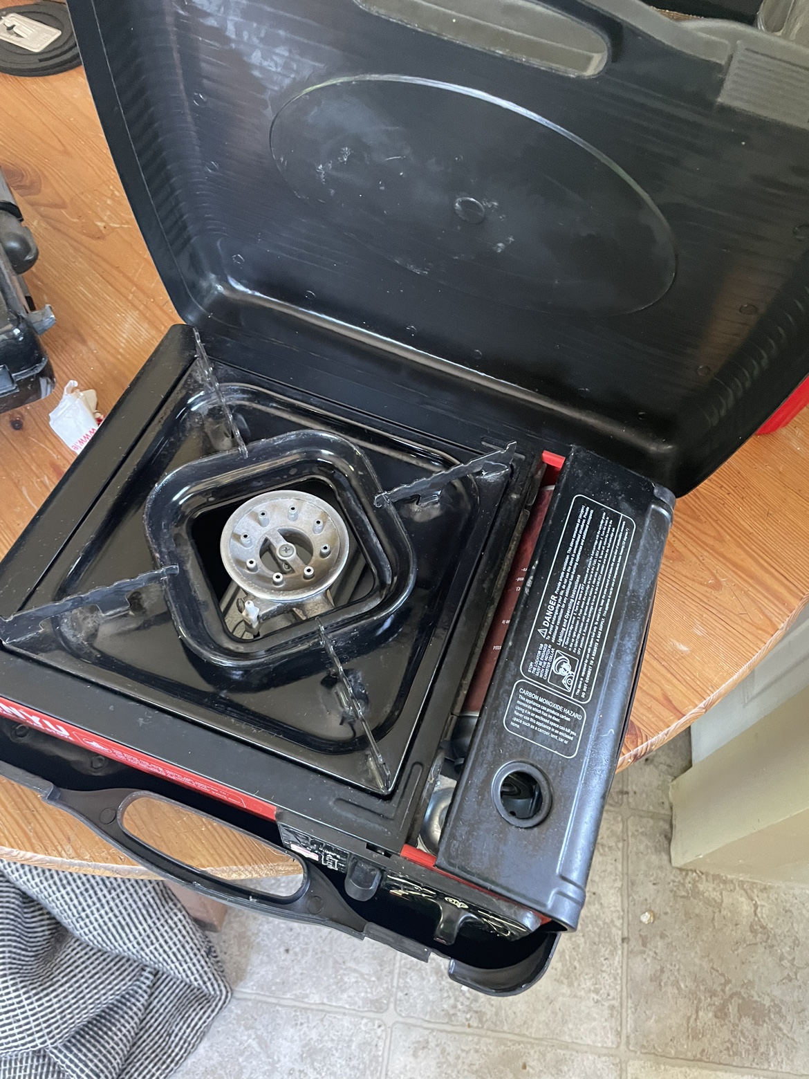 Jinyu Portable Gas Stove with 3 full butane can - photo 2