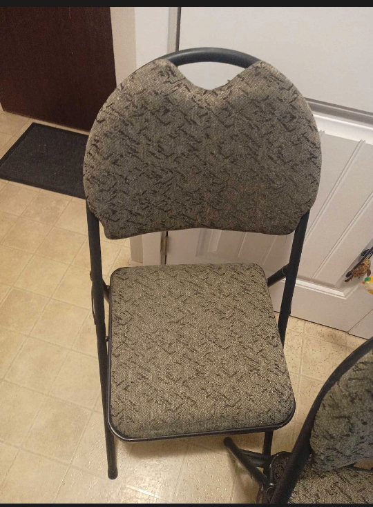 Folding Chairs - photo 3