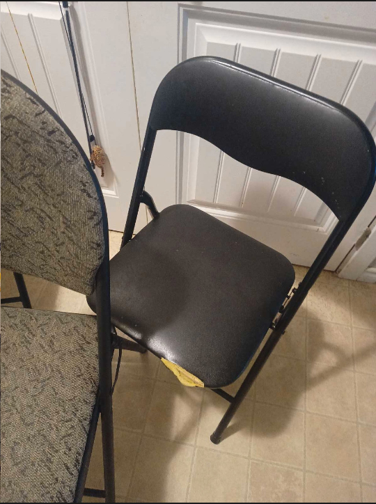 Folding Chairs - photo 4