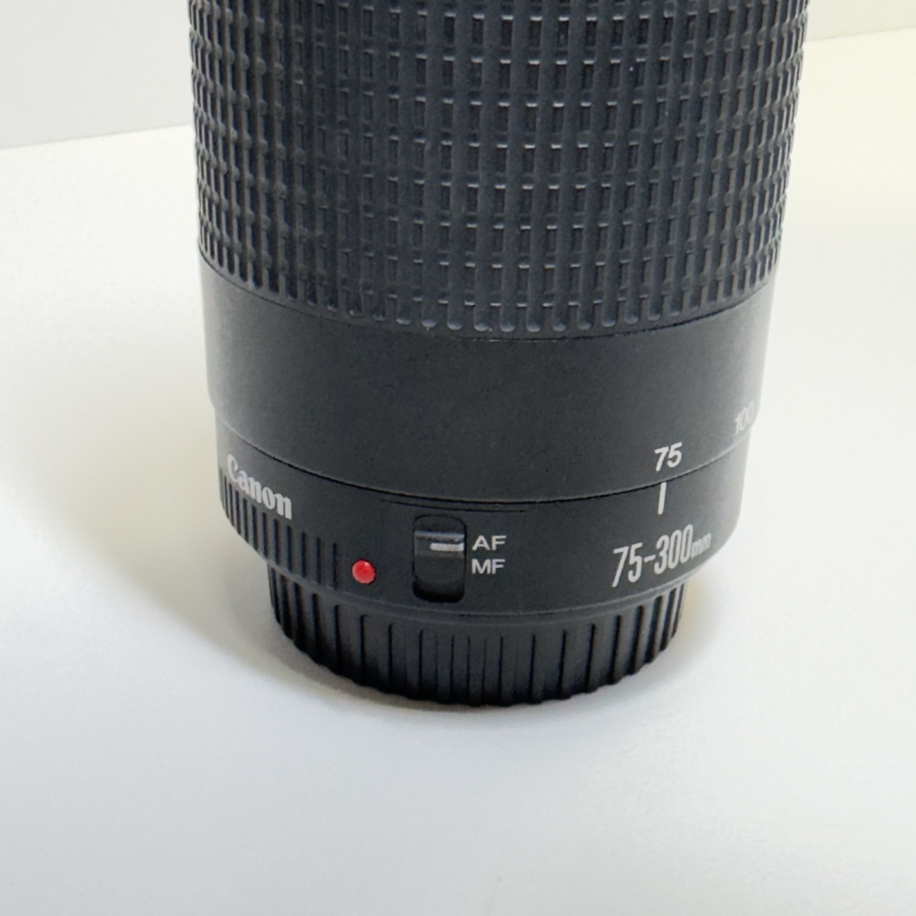 Canon EF 75-300mm f/4-5.6 Zoom Lens - photo 3