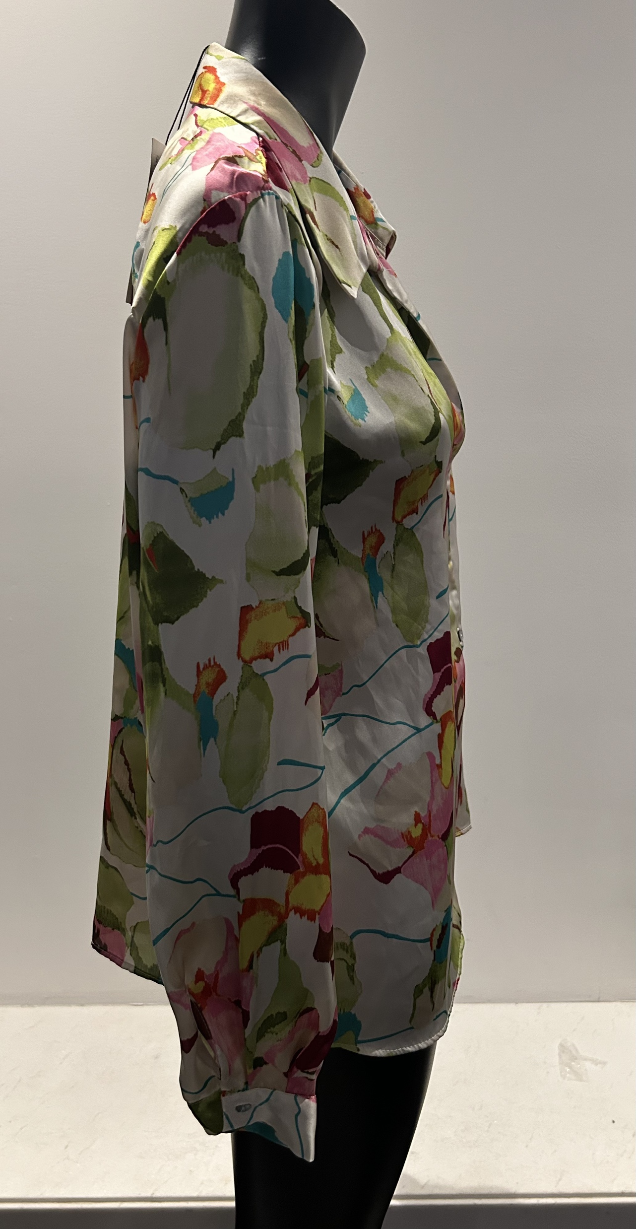 New with tags silky gorgeous floral Zara top image indicator(5)