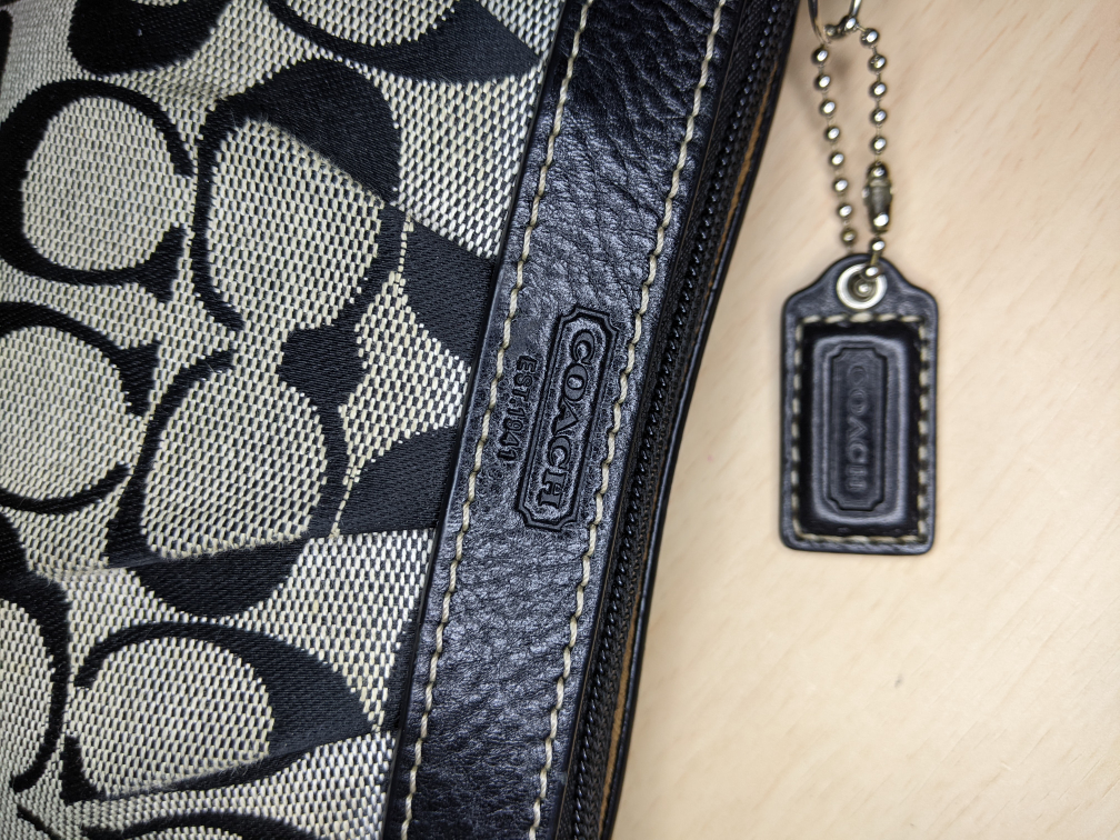 COACH Signature C Corner Zip Pleated Leather Grey Sateen image indicator(10)