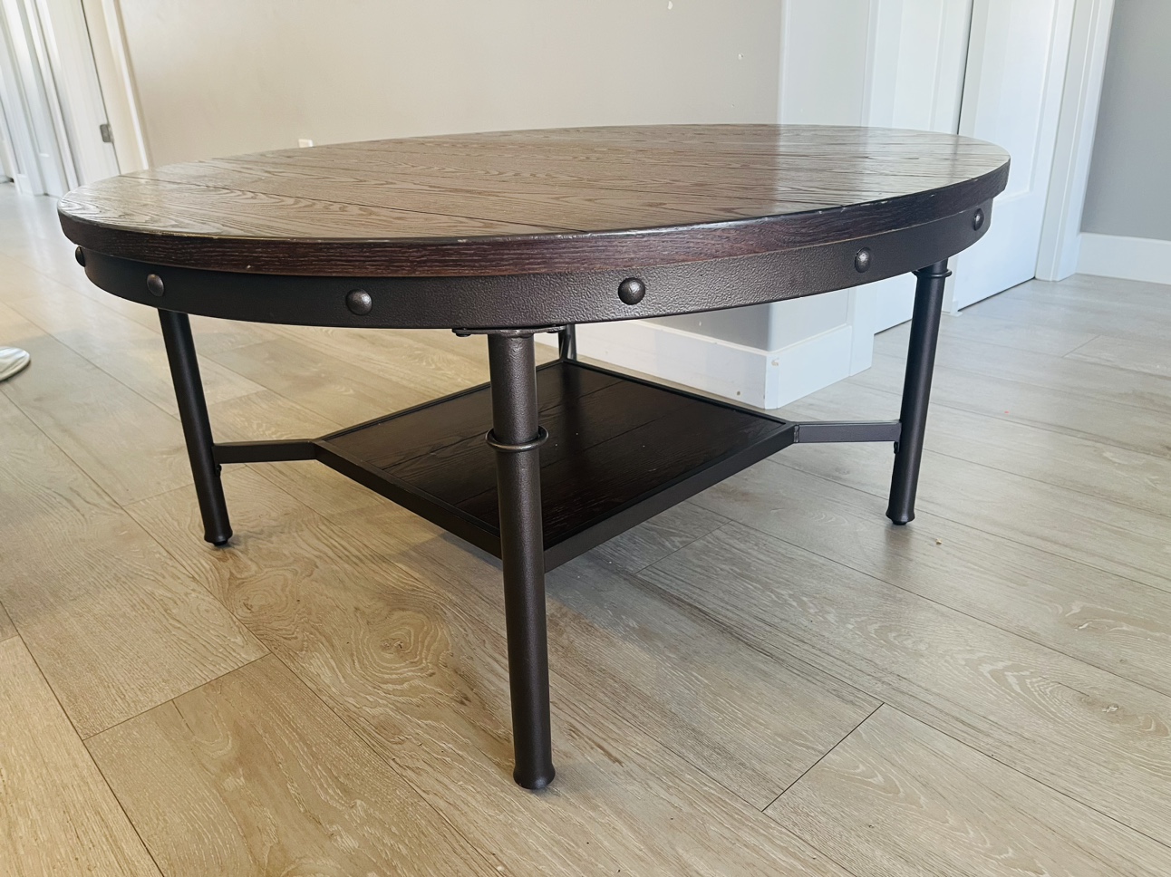 Round Coffee Table with Shelf