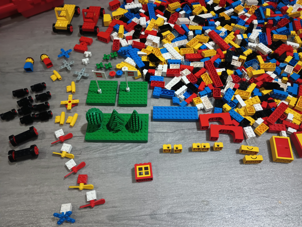 Lot of Vintage Lego Blocks and Pieces image indicator(2)