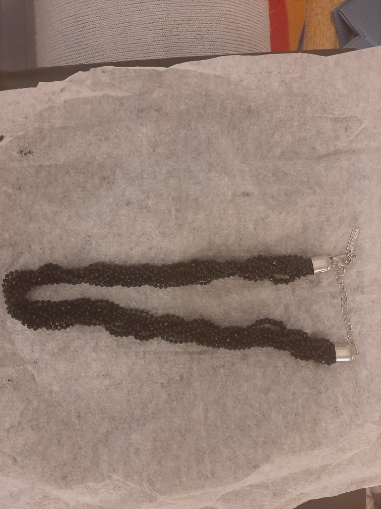 Stylish black necklace image indicator(2)