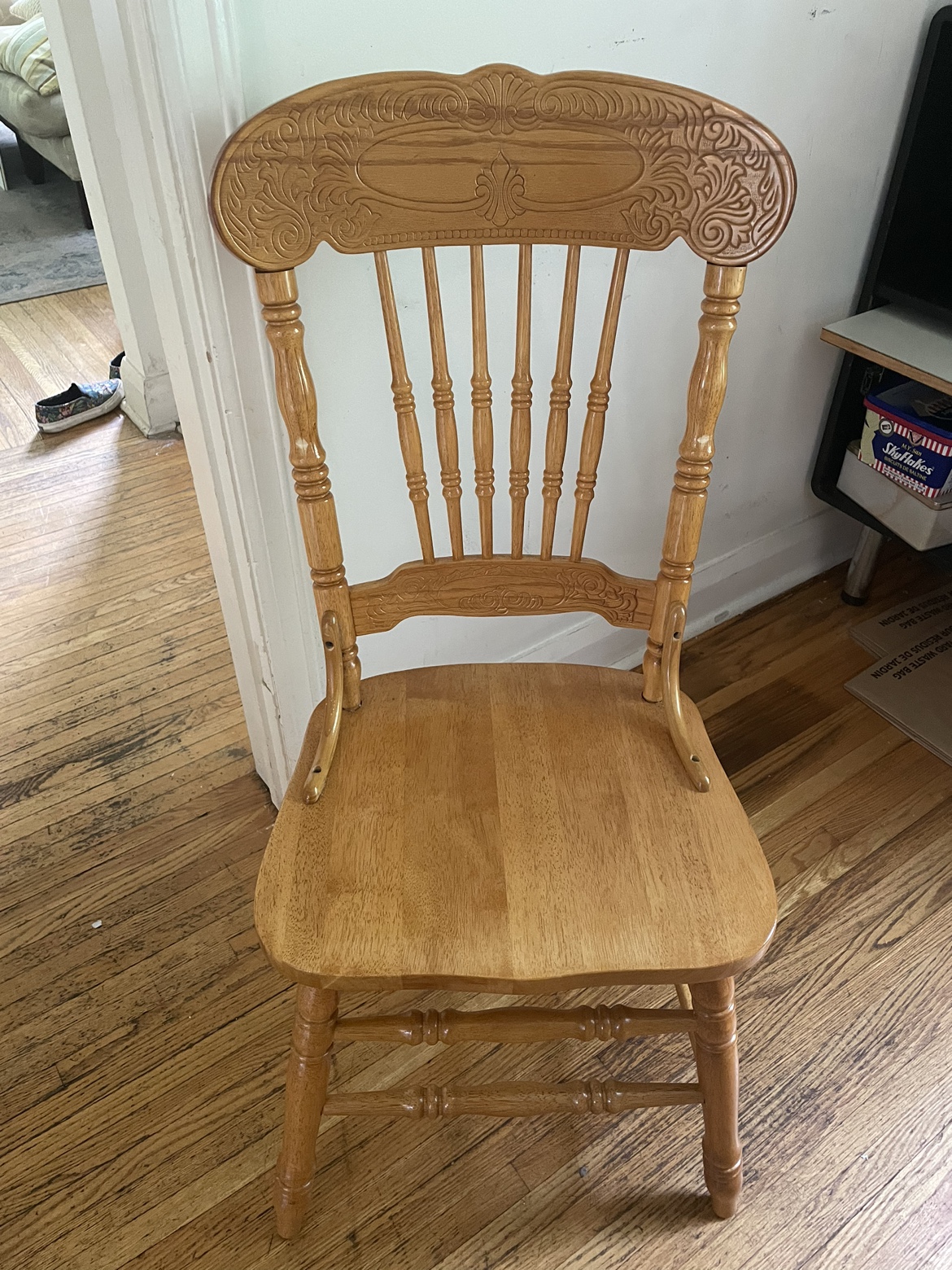 4 Pcs wooden chair thumbnail