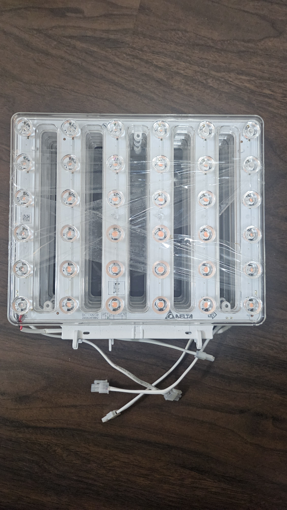 4 Delta Grow LED Light Fixture thumbnail