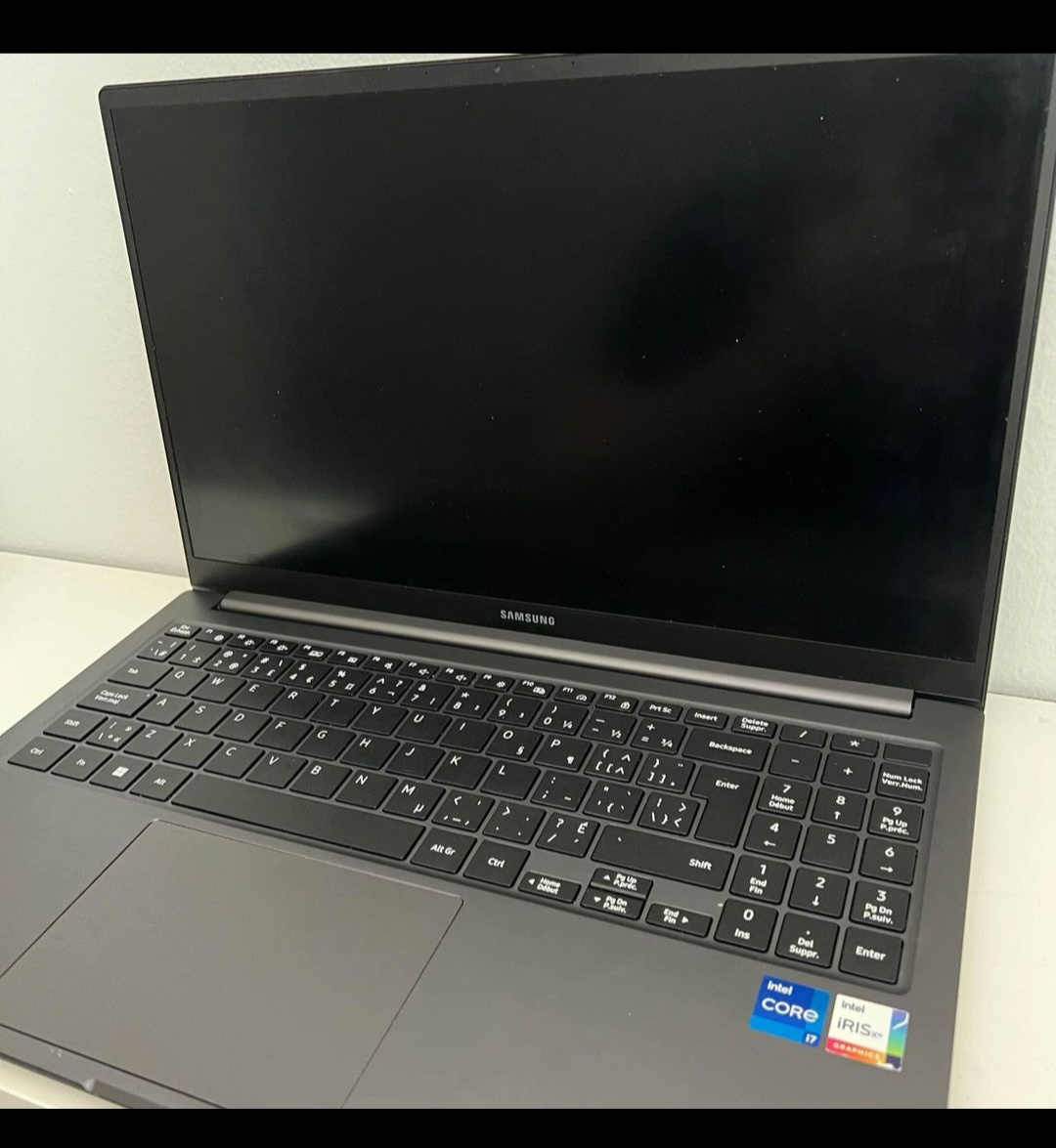 Samsung Galaxy Book2 image indicator(2)